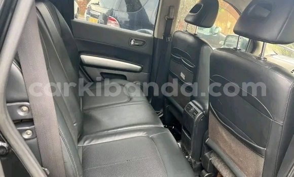 Gura Yakoze Nissan XโTrail Black Imodoka i Bugembe mu Eastern Gura Yakoze Nissan XโTrail Black Imodoka i Bugembe mu Eastern