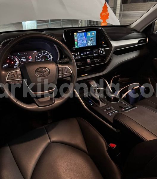 Big with watermark toyota highlander uganda mbarara 25100