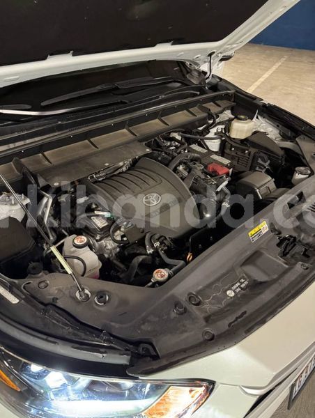 Big with watermark toyota highlander uganda mbarara 25100