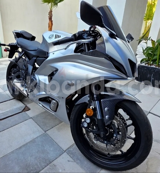 Big with watermark yamaha yzf uganda kampala 25102