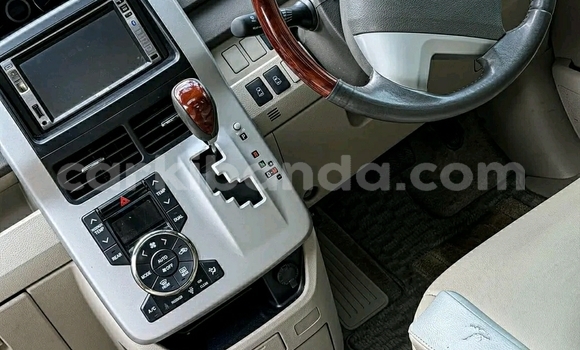 Gura Yakoze Toyota Noah Black Imodoka i Kampala mu Uganda Gura Yakoze Toyota Noah Black Imodoka i Kampala mu Uganda