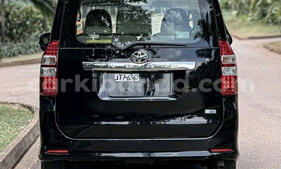 Gura Yakoze Toyota Noah Black Imodoka i Kampala mu Uganda Gura Yakoze Toyota Noah Black Imodoka i Kampala mu Uganda