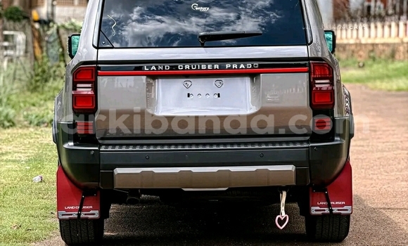 Buy Used Toyota Land Cruiser Prado Beige Car in Kampala in Uganda Buy Used Toyota Land Cruiser Prado Beige Car in Kampala in Uganda