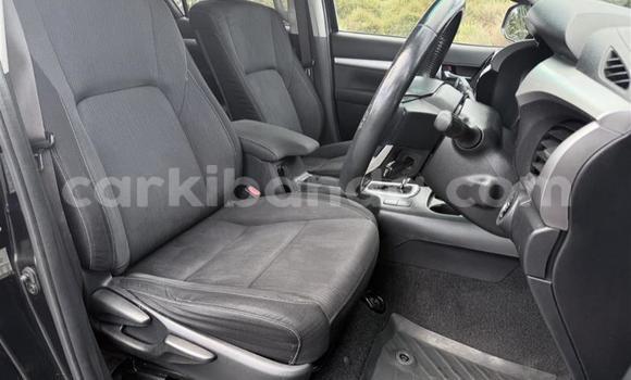 Gura Yakoze Toyota Hilux Black Imodoka i Kapchorwa mu Eastern Gura Yakoze Toyota Hilux Black Imodoka i Kapchorwa mu Eastern