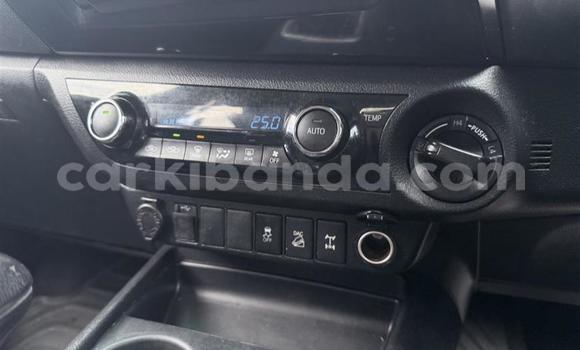 Gura Yakoze Toyota Hilux Black Imodoka i Kapchorwa mu Eastern Gura Yakoze Toyota Hilux Black Imodoka i Kapchorwa mu Eastern