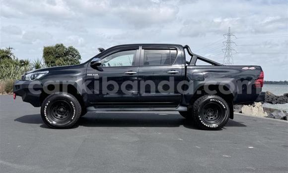 Gura Yakoze Toyota Hilux Black Imodoka i Kapchorwa mu Eastern Gura Yakoze Toyota Hilux Black Imodoka i Kapchorwa mu Eastern