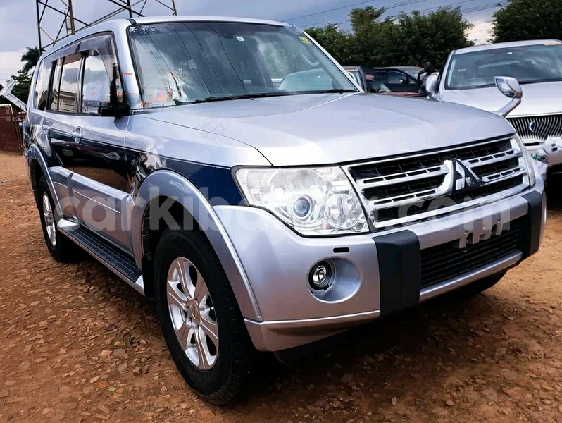 Big with watermark mitsubishi pajero uganda kampala 25120