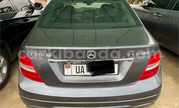 Acheter Occasion Voiture Mercedes-Benz C-Classe Noir à Kampala, Ouganda Acheter Occasion Voiture Mercedes-Benz C-Classe Noir à Kampala, Ouganda