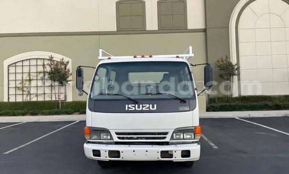 Acheter Occasion Utilitaire Isuzu FTR 850 Blanc à Kampala, Ouganda Acheter Occasion Utilitaire Isuzu FTR 850 Blanc à Kampala, Ouganda