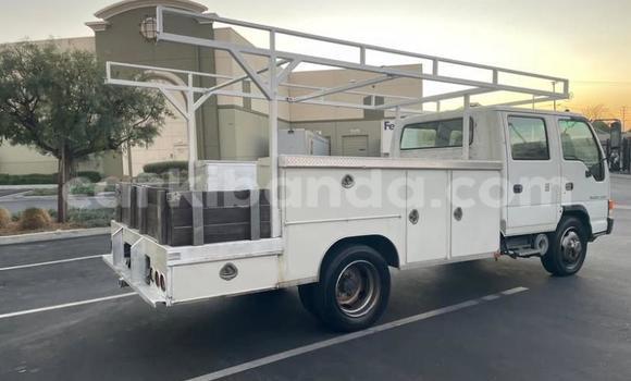 Acheter Occasion Utilitaire Isuzu FTR 850 Blanc à Kampala, Ouganda Acheter Occasion Utilitaire Isuzu FTR 850 Blanc à Kampala, Ouganda
