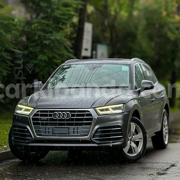 Big with watermark audi q5 uganda kampala 25126