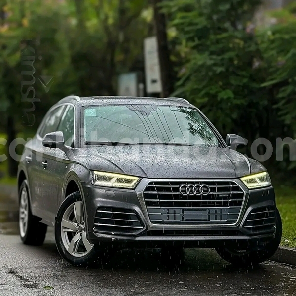 Big with watermark audi q5 uganda kampala 25126