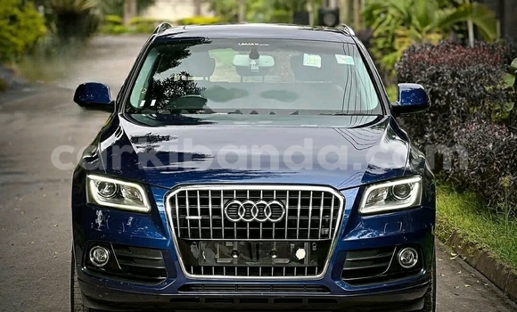 Gura Yakoze Audi Q5 Blue Imodoka i Kampala mu Uganda Gura Yakoze Audi Q5 Blue Imodoka i Kampala mu Uganda