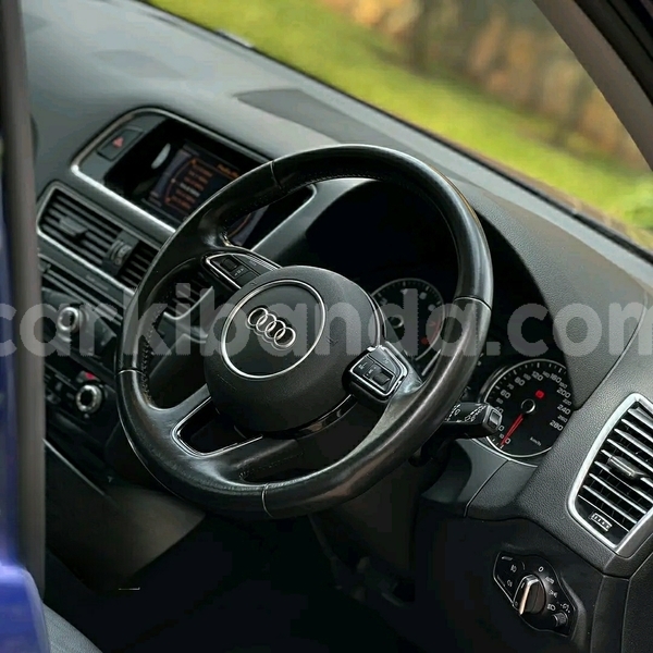 Big with watermark audi q5 uganda kampala 25127