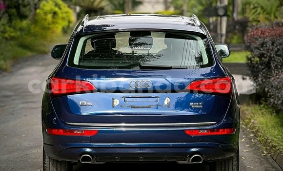 Gura Yakoze Audi Q5 Blue Imodoka i Kampala mu Uganda Gura Yakoze Audi Q5 Blue Imodoka i Kampala mu Uganda