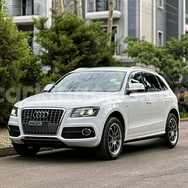 Big with watermark audi q5 uganda kampala 25128