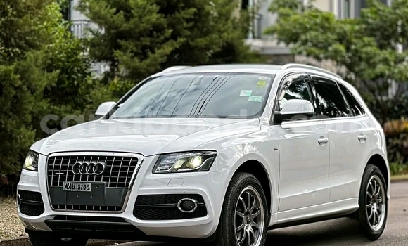 Nunua Ilio tumika Audi Q5 Nyeupe Gari ndani ya Kampala nchini Uganda Nunua Ilio tumika Audi Q5 Nyeupe Gari ndani ya Kampala nchini Uganda