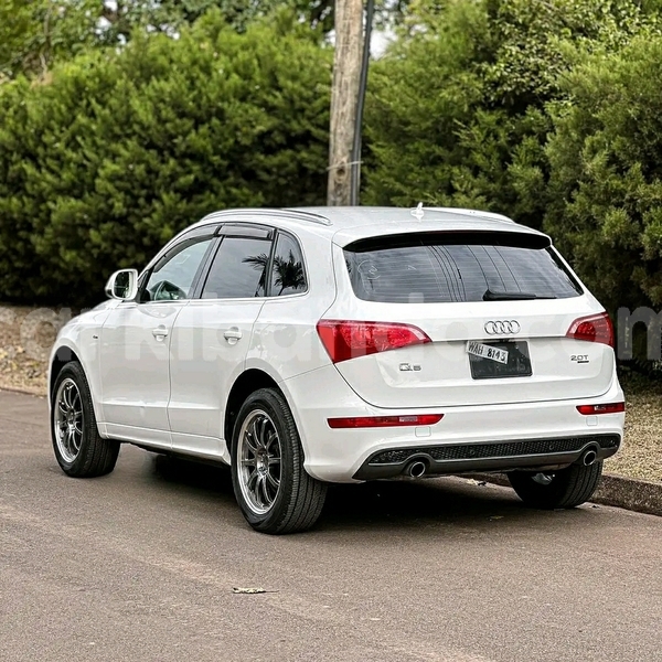 Big with watermark audi q5 uganda kampala 25128