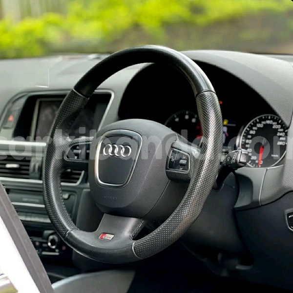 Big with watermark audi q5 uganda kampala 25128