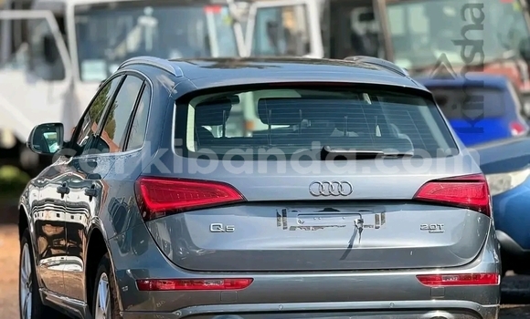 Nunua Ilio tumika Audi A5 Bluu Gari ndani ya Kampala nchini Uganda Nunua Ilio tumika Audi A5 Bluu Gari ndani ya Kampala nchini Uganda