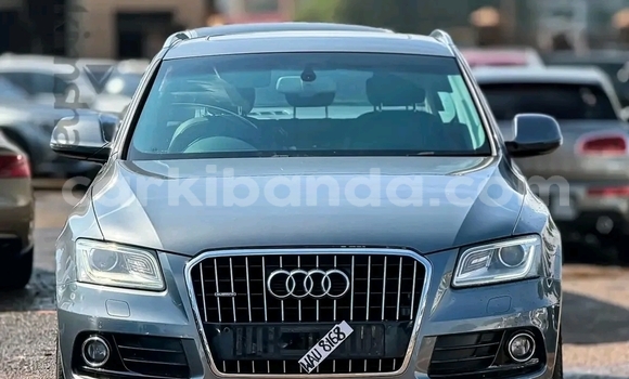 Nunua Ilio tumika Audi A5 Bluu Gari ndani ya Kampala nchini Uganda Nunua Ilio tumika Audi A5 Bluu Gari ndani ya Kampala nchini Uganda