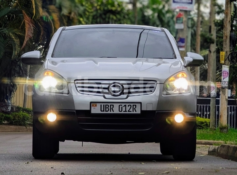 Big with watermark nissan dualis uganda kampala 25135