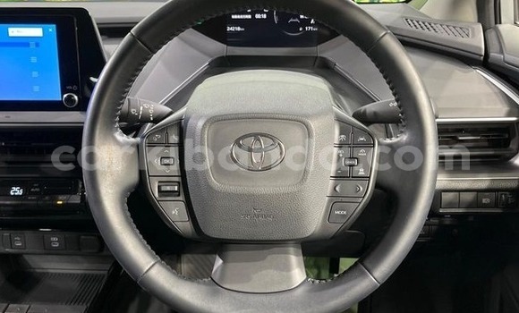 Gura Yakoze Toyota Prius Silver Imodoka i Kampala mu Uganda Gura Yakoze Toyota Prius Silver Imodoka i Kampala mu Uganda