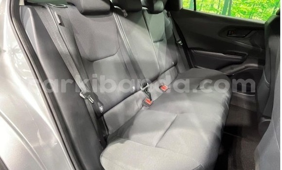 Gura Yakoze Toyota Prius Silver Imodoka i Kampala mu Uganda Gura Yakoze Toyota Prius Silver Imodoka i Kampala mu Uganda