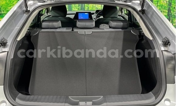 Gura Yakoze Toyota Prius Silver Imodoka i Kampala mu Uganda Gura Yakoze Toyota Prius Silver Imodoka i Kampala mu Uganda