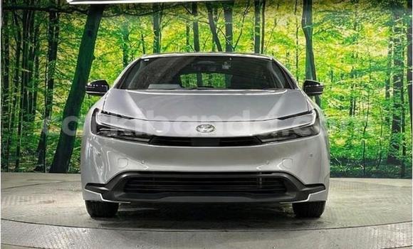 Gura Yakoze Toyota Prius Silver Imodoka i Kampala mu Uganda Gura Yakoze Toyota Prius Silver Imodoka i Kampala mu Uganda