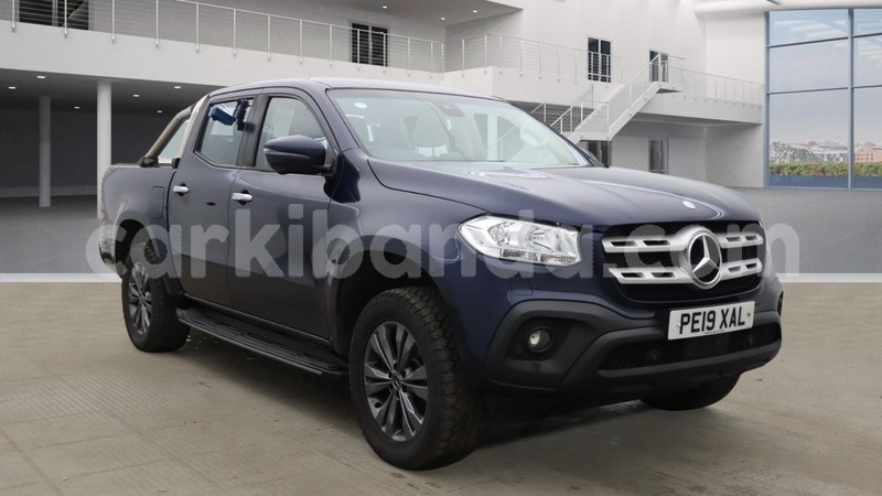 Big with watermark mercedes benz e classe uganda kampala 25142