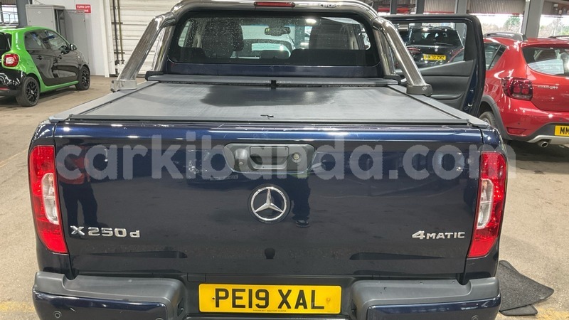 Big with watermark mercedes benz e classe uganda kampala 25142