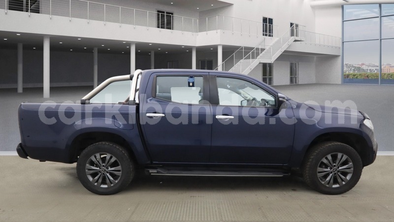 Big with watermark mercedes benz e classe uganda kampala 25142