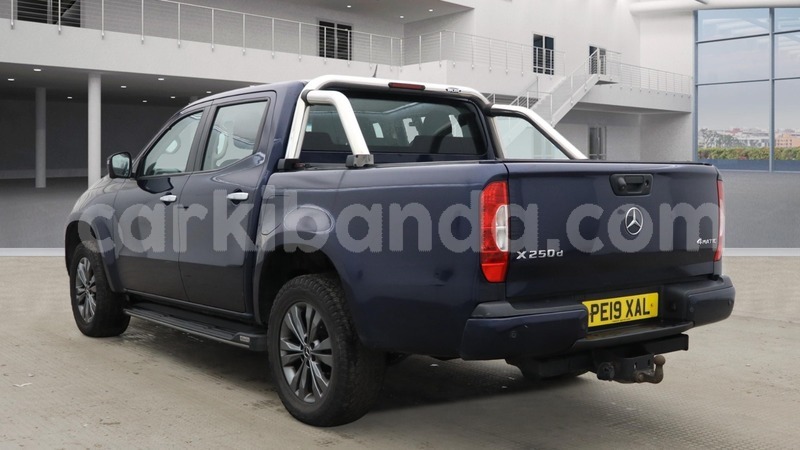 Big with watermark mercedes benz e classe uganda kampala 25142