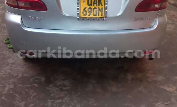 Acheter Occasion Voiture Toyota Ipsum Gris à Kampala, Ouganda Acheter Occasion Voiture Toyota Ipsum Gris à Kampala, Ouganda