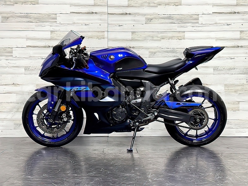 Big with watermark yamaha r1 eastern bugiri 25147