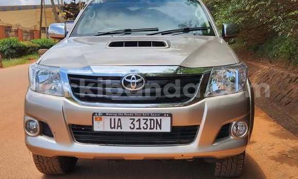 Gura Yakoze Toyota Hilux Other Imodoka i Kampala mu Uganda Gura Yakoze Toyota Hilux Other Imodoka i Kampala mu Uganda