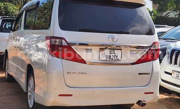 Gura Yakoze Toyota Alphard Other Imodoka i Kampala mu Uganda Gura Yakoze Toyota Alphard Other Imodoka i Kampala mu Uganda
