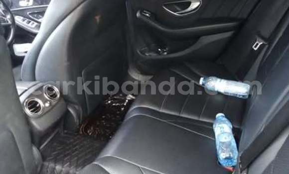 Nunua Ilio tumika Toyota Matrix Nyingine Gari ndani ya Kampala nchini Uganda