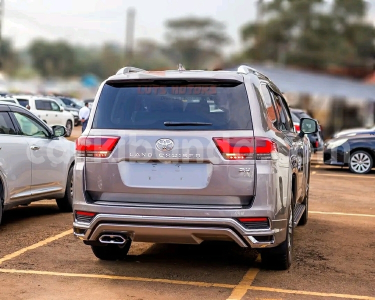 Big with watermark toyota land cruiser uganda kampala 25171