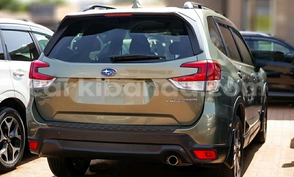 Nunua Ilio tumika Subaru Forester Kijani Gari ndani ya Kampala nchini Uganda Nunua Ilio tumika Subaru Forester Kijani Gari ndani ya Kampala nchini Uganda