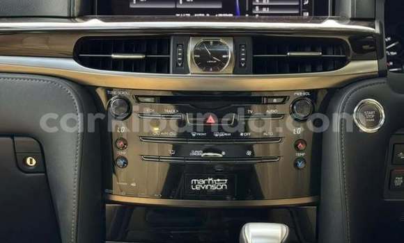 Gura Yakoze Lexus LX 570 White Imodoka i Kampala mu Uganda Gura Yakoze Lexus LX 570 White Imodoka i Kampala mu Uganda