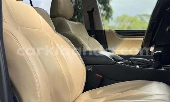 Gura Yakoze Lexus LX 570 White Imodoka i Kampala mu Uganda Gura Yakoze Lexus LX 570 White Imodoka i Kampala mu Uganda