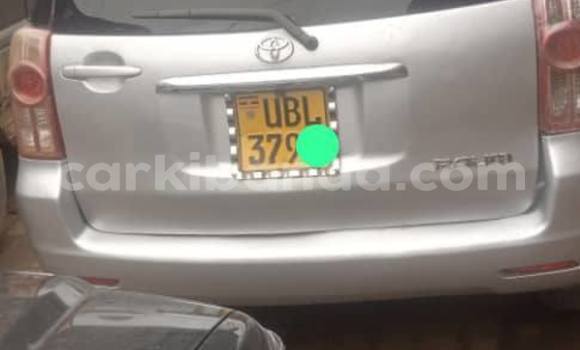 Acheter Occasion Voiture Toyota Raum Autre à Kampala, Ouganda Acheter Occasion Voiture Toyota Raum Autre à Kampala, Ouganda
