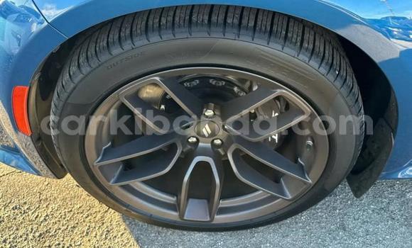 Nunua Ilio tumika Dodge Charger Bluu Gari ndani ya Kampala nchini Uganda Nunua Ilio tumika Dodge Charger Bluu Gari ndani ya Kampala nchini Uganda
