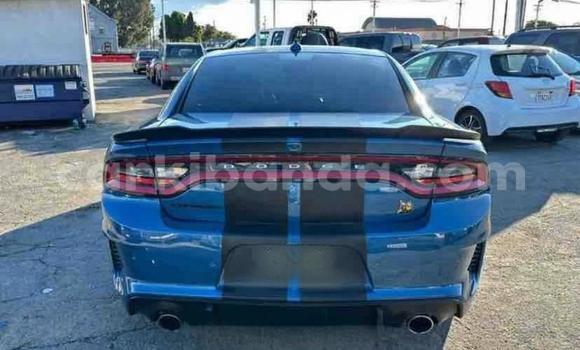 Nunua Ilio tumika Dodge Charger Bluu Gari ndani ya Kampala nchini Uganda Nunua Ilio tumika Dodge Charger Bluu Gari ndani ya Kampala nchini Uganda