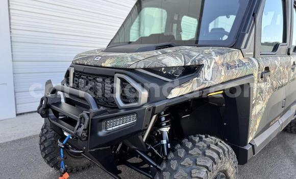 Nunua Ilio tumika Jeep Wrangler Kijani Gari ndani ya Kampala nchini Uganda Nunua Ilio tumika Jeep Wrangler Kijani Gari ndani ya Kampala nchini Uganda