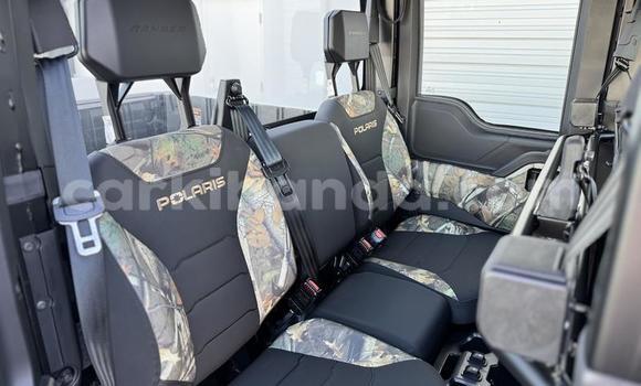 Nunua Ilio tumika Jeep Wrangler Kijani Gari ndani ya Kampala nchini Uganda Nunua Ilio tumika Jeep Wrangler Kijani Gari ndani ya Kampala nchini Uganda