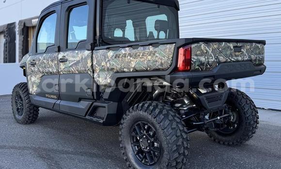 Nunua Ilio tumika Jeep Wrangler Kijani Gari ndani ya Kampala nchini Uganda Nunua Ilio tumika Jeep Wrangler Kijani Gari ndani ya Kampala nchini Uganda