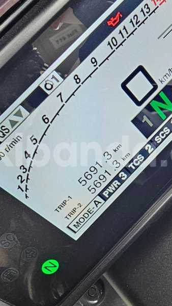 Big with watermark yamaha r1 uganda kampala 25192